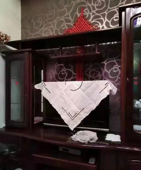 上四方小区 套一厅精装 南北向 拎包住 3楼 2万年 初次租