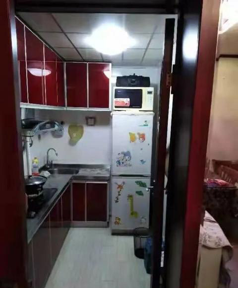 上四方小区 套一厅精装 南北向 拎包住 3楼 2万年 初次租